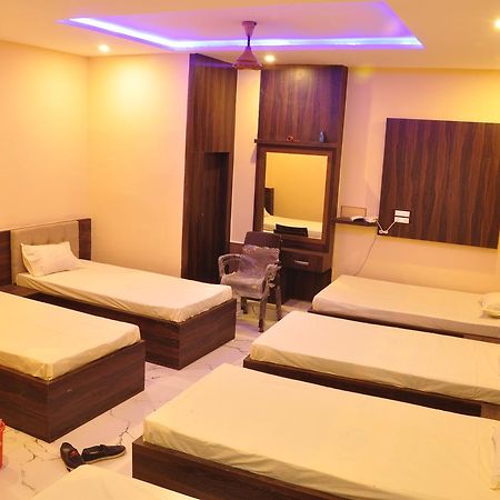 Hotel Golden Inn Balangir エクステリア 写真