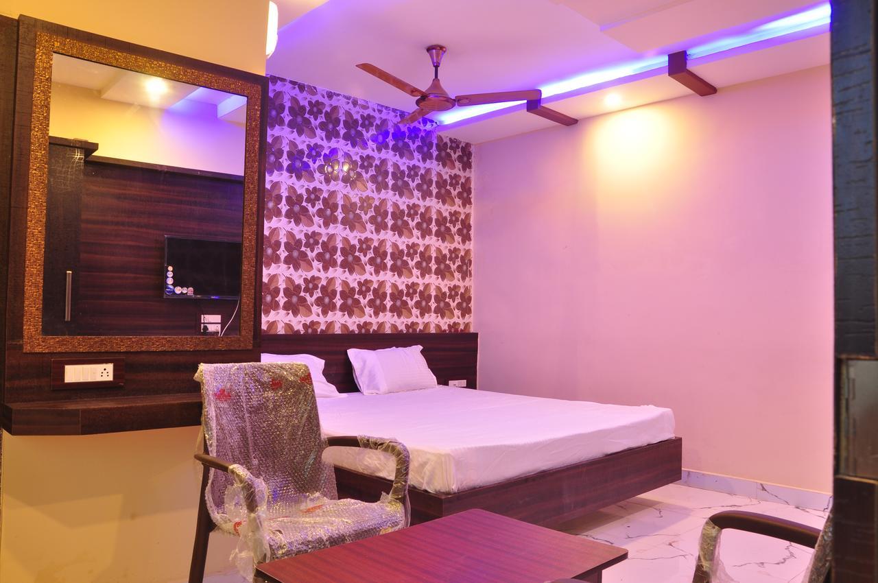 Hotel Golden Inn Balangir エクステリア 写真