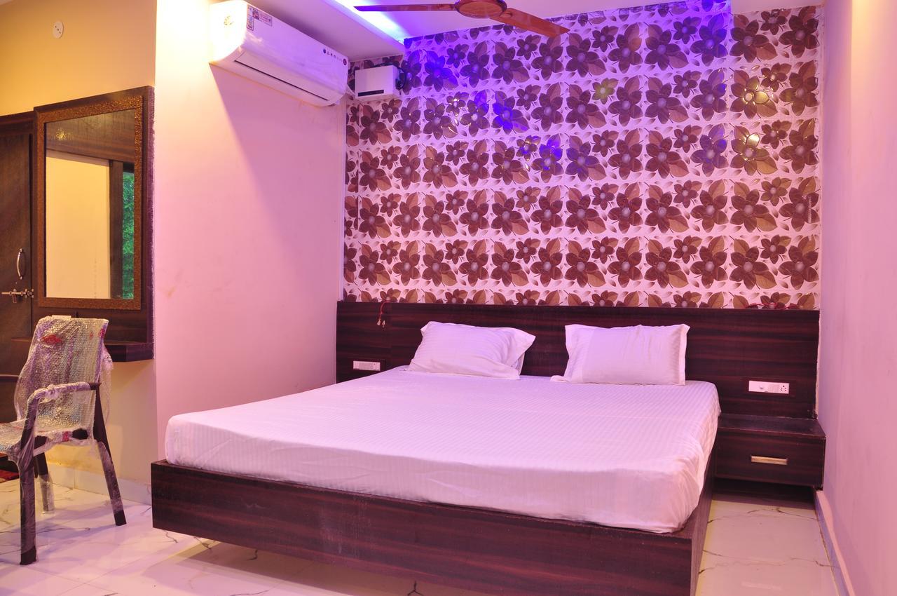 Hotel Golden Inn Balangir エクステリア 写真