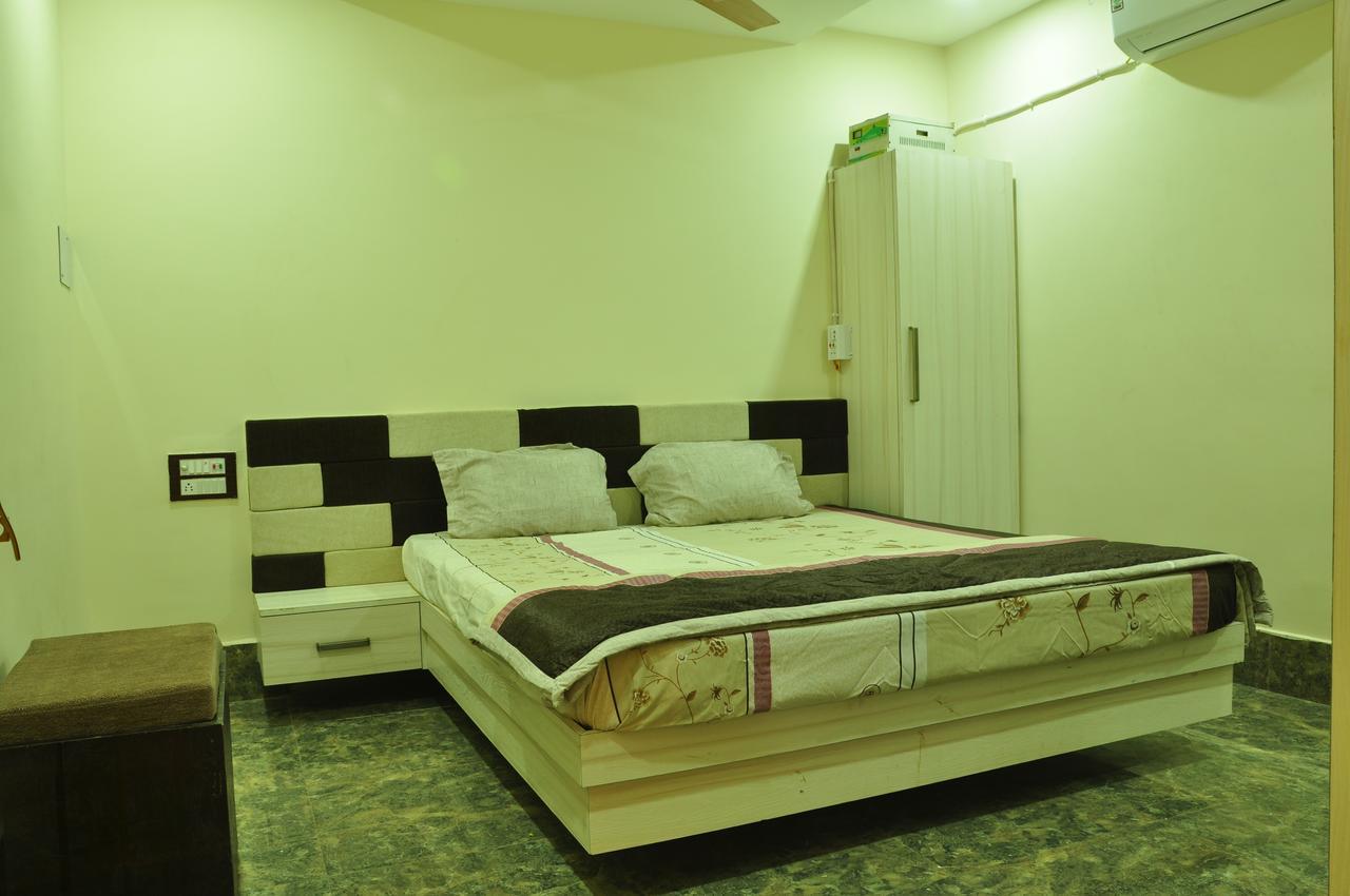 Hotel Golden Inn Balangir エクステリア 写真
