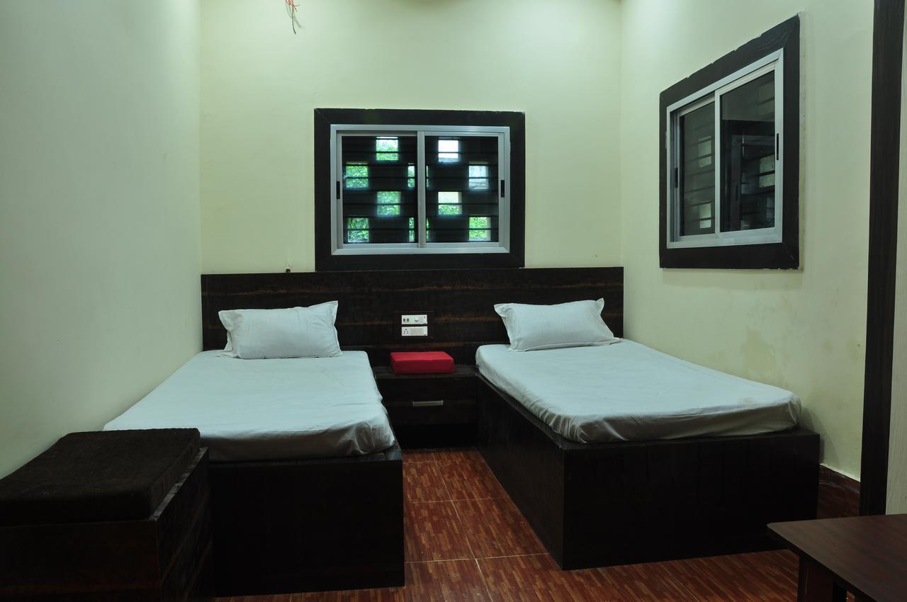 Hotel Golden Inn Balangir エクステリア 写真