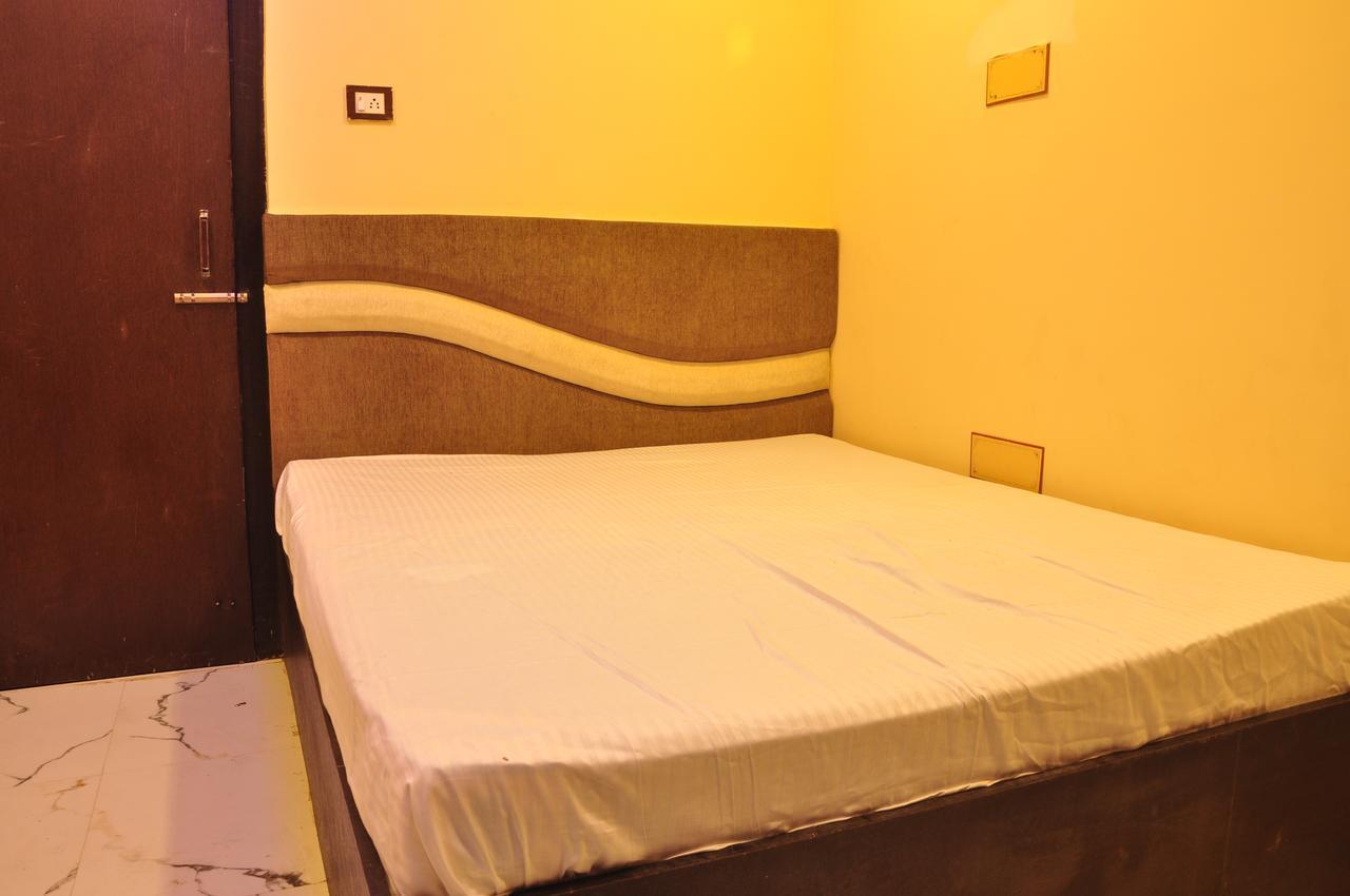 Hotel Golden Inn Balangir エクステリア 写真